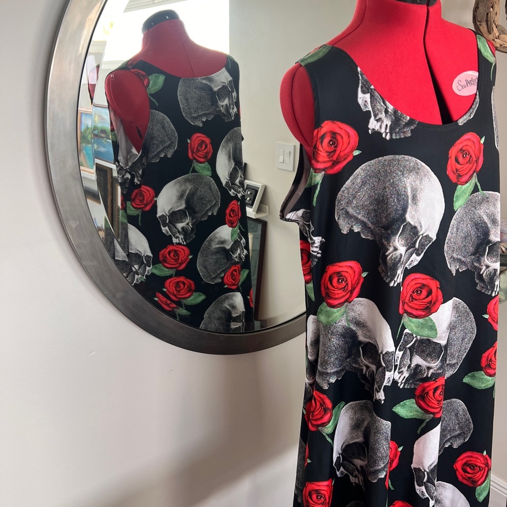 Skull and Rose Sleeveless Dress 4X